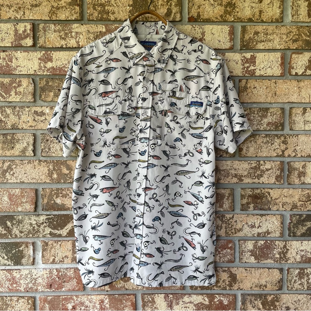 Men’s Xcaster Outdoor Fishing Shirt Size Medium AOP Lures Pocket Heaven!